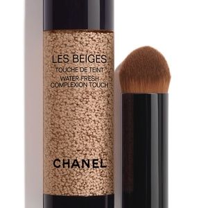 Chanel LES BEIGES Water-fresh Complexion Touch (B10)